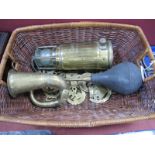 Oldham 900-4090 Miners Lamp, car horn, horse brasses.