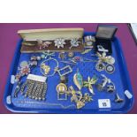 Assorted Costume Brooches, pair of cufflinks, etc :- One Tray