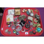 Assorted Modern Costume Jewellery, including brooches including St.Justin Pewter, dress clips,