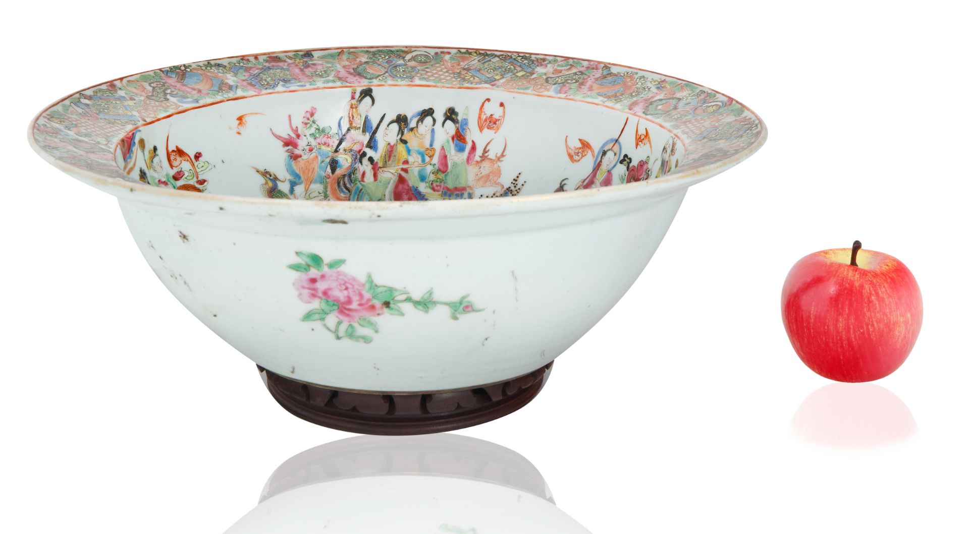 MID-19TH CENTURY LARGE FAMILLE ROSE PORCELAIN CANTON WARE PUNCH BOWL - Bild 5 aus 5