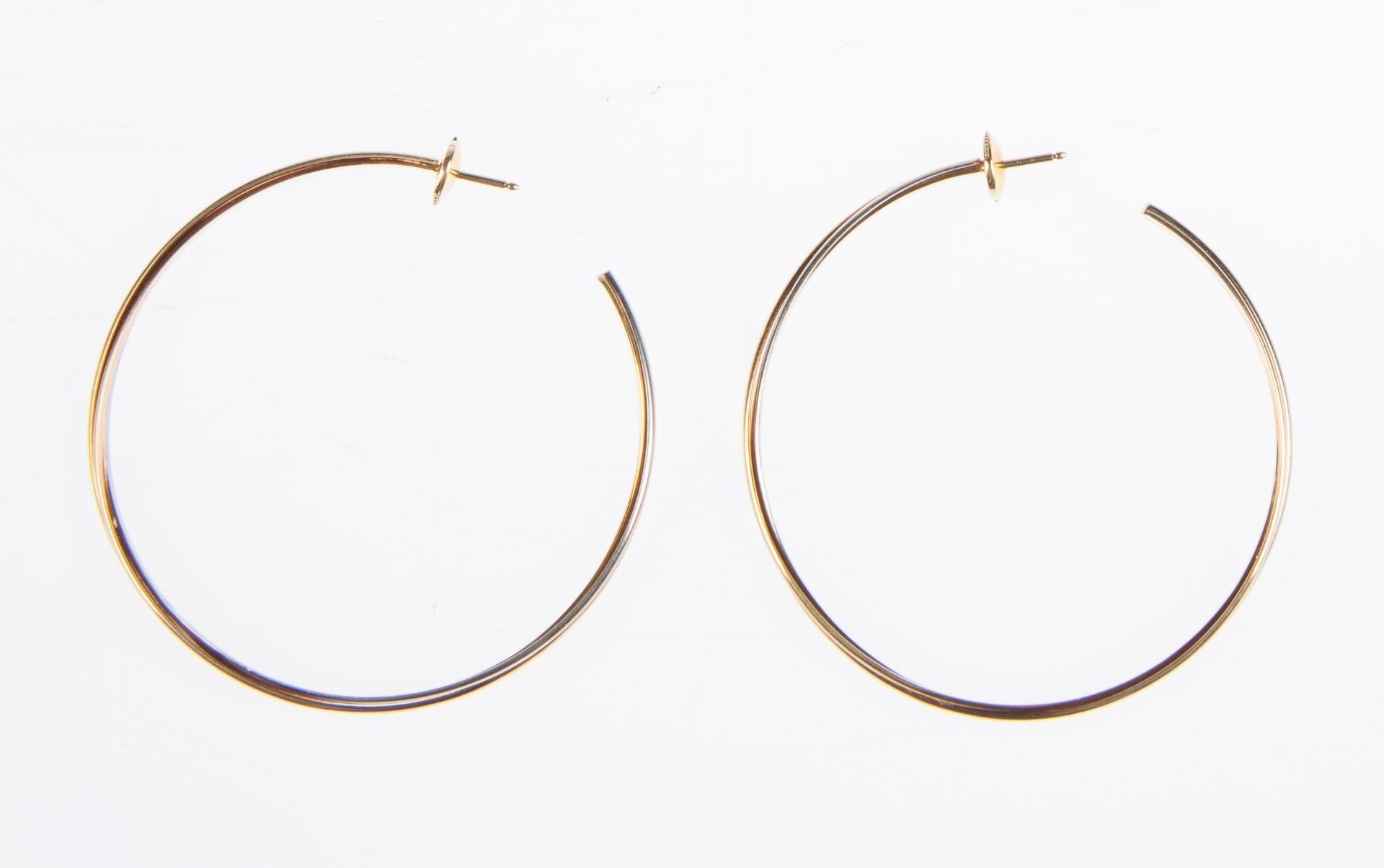 A PAIR OF CONTEMPORARY CARTIER 18K GOLD 'TRINITY' HOOP EARRINGS - Image 2 of 3