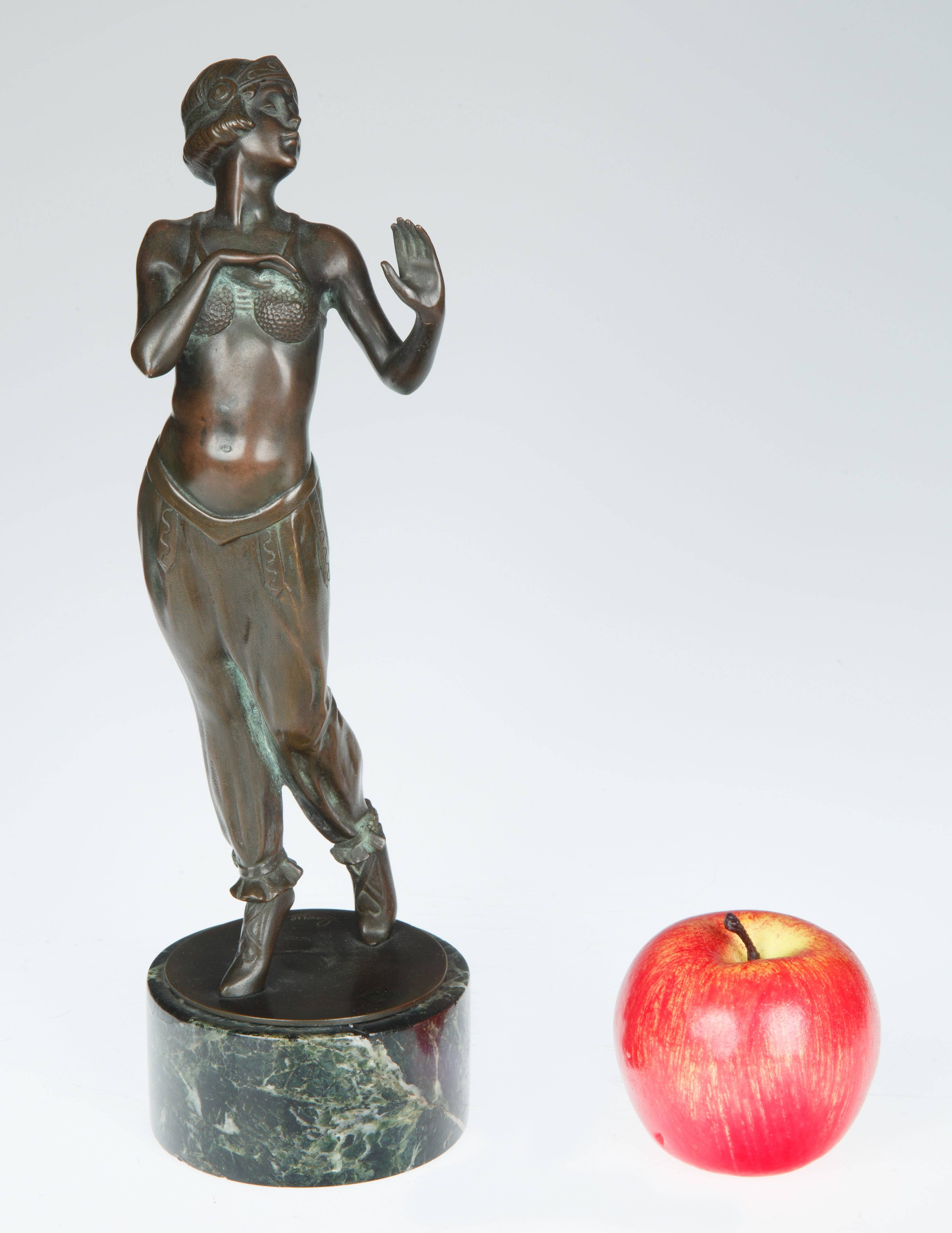 A BRONZE FIGURE BY LENRUE (FRENCH 20TH CENTURY) - Image 4 of 4