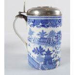 BLUE AND WHITE PEARLWARE TANKARD