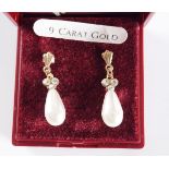 PAIR OF 9 CARAT PEARL EARRINGS