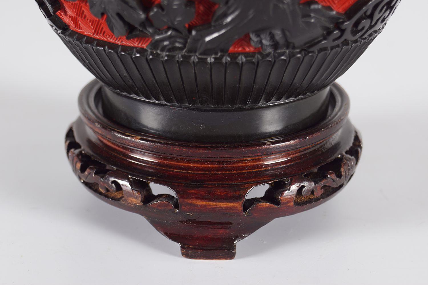 19TH CENTURY JAPANESE LACQUERED URN AND COVER - Image 4 of 4