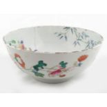 18TH-CENTURY CHINESE FAMILLE ROSE BOWL