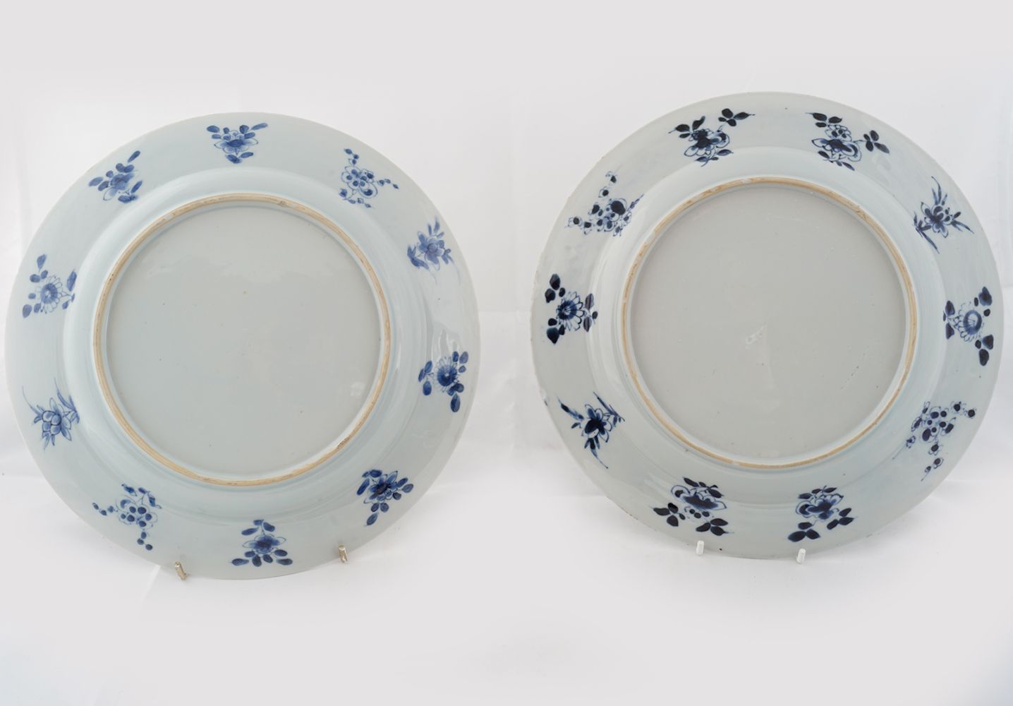 2 LARGE KANGXI BLUE & WHITE PLATES - Image 6 of 6