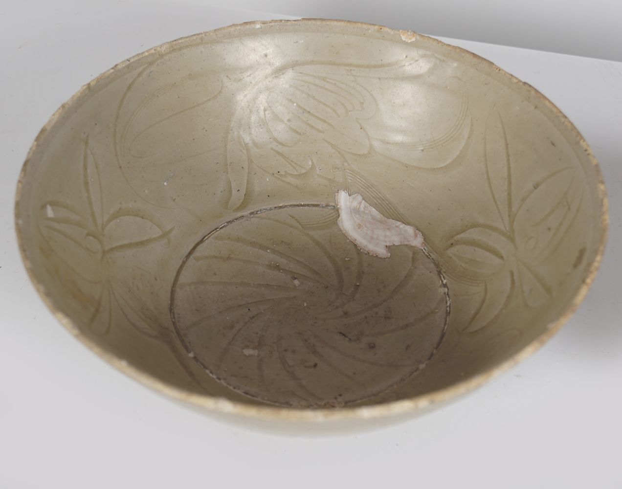 SONG DYNASTY ETCHED BOWL - Image 2 of 5