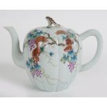 CHINESE QING FAMILLE ROSE TEAPOT