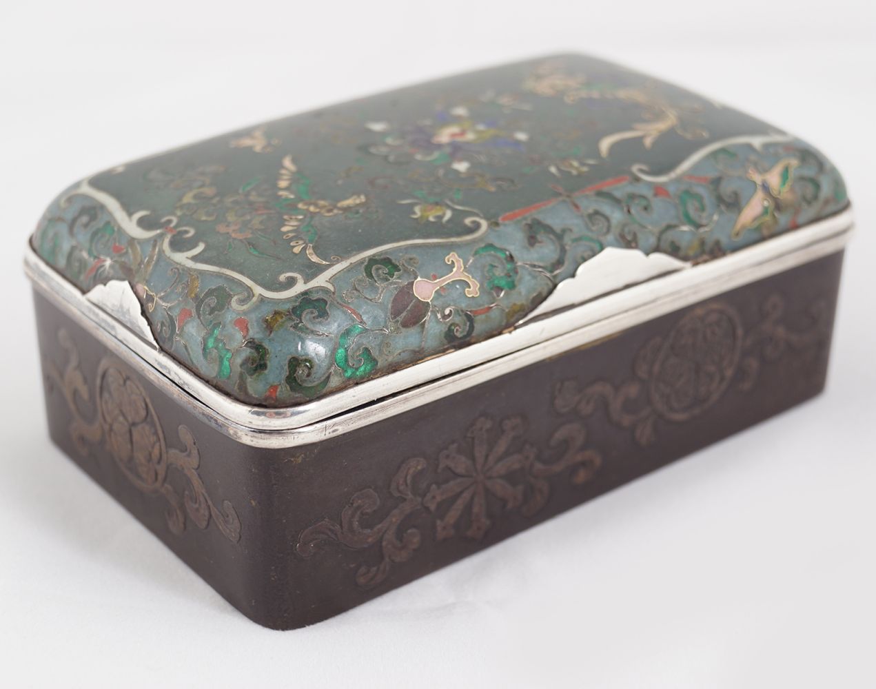 19TH-CENTURY JAPANESE SILVER & ENAMELLED BOX - Image 3 of 5