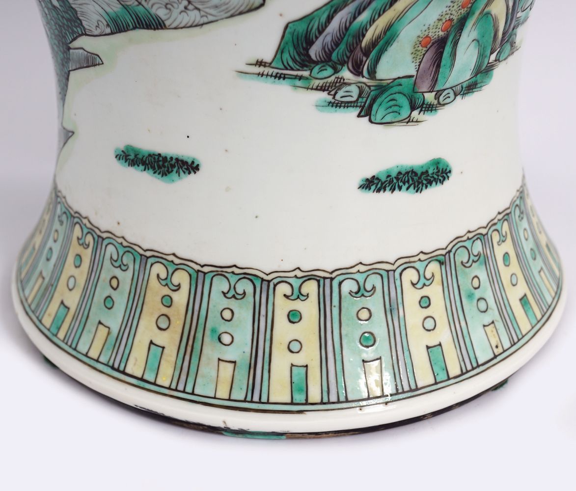 LARGE CHINESE FAMILLE VERTE NARRATIVE VASE - Image 5 of 10