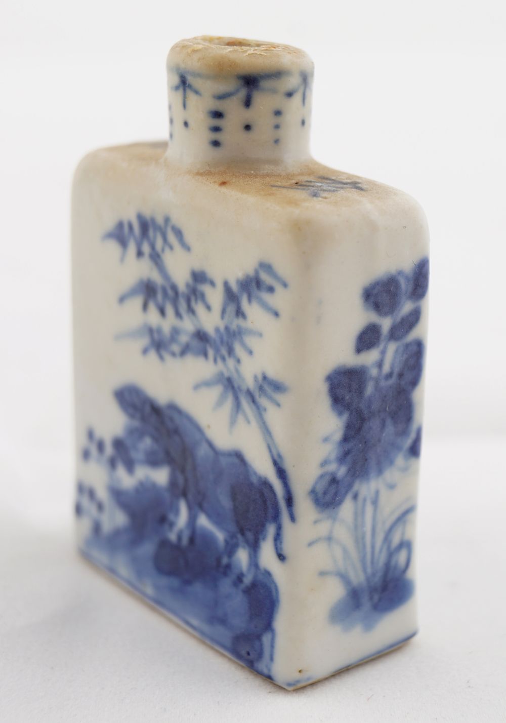 CHINESE QING BLUE & WHITE SNUFF BOTTLE - Image 5 of 6