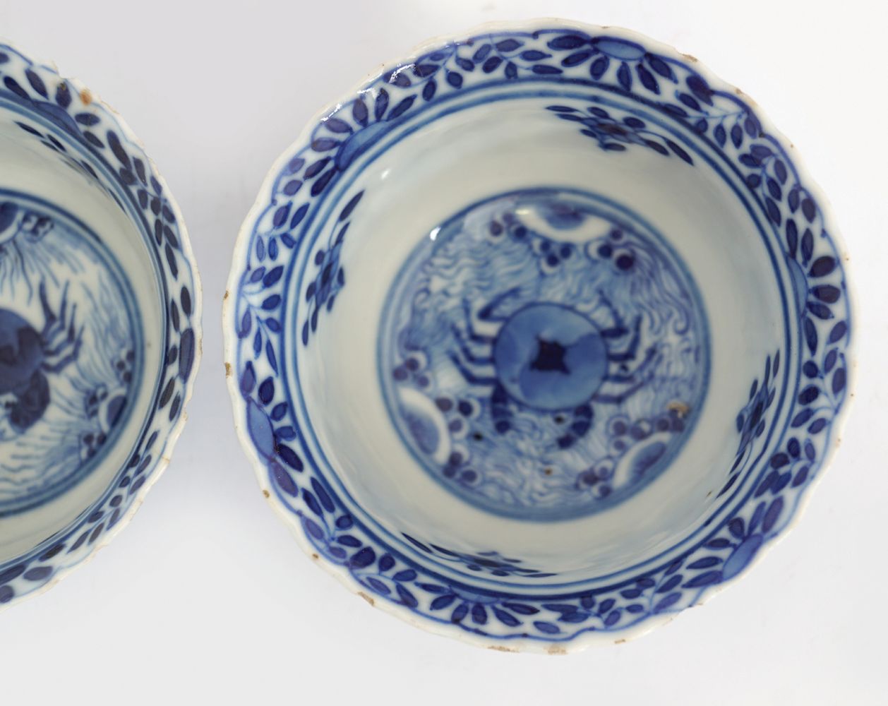 PAIR OF CHINESE BLUE AND WHITE FISHBOWLS - Image 2 of 7