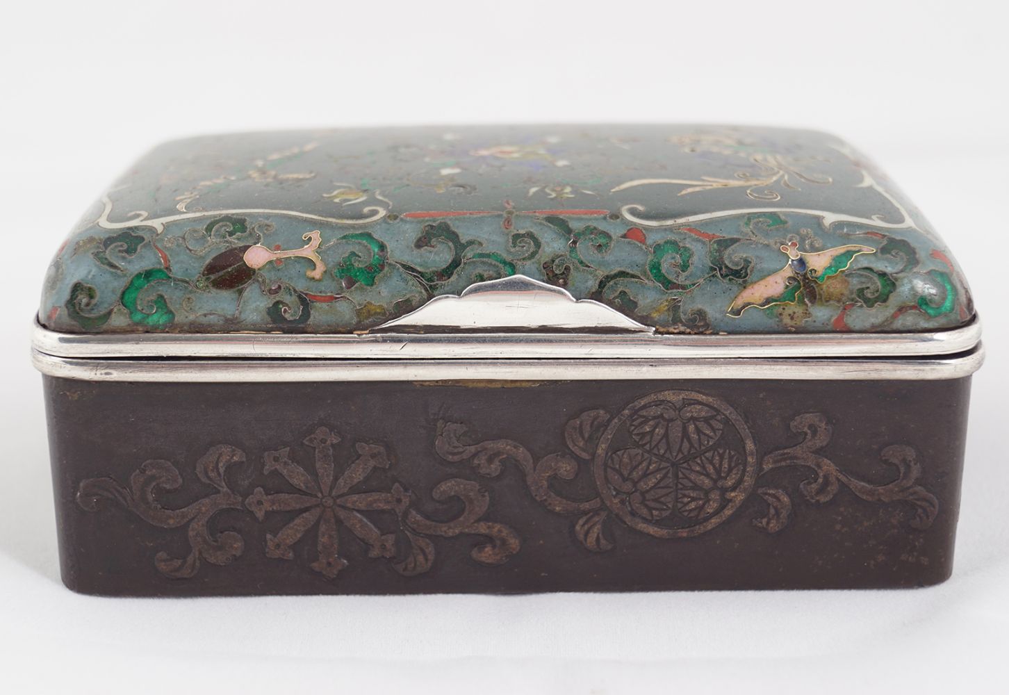 19TH-CENTURY JAPANESE SILVER & ENAMELLED BOX - Image 2 of 5