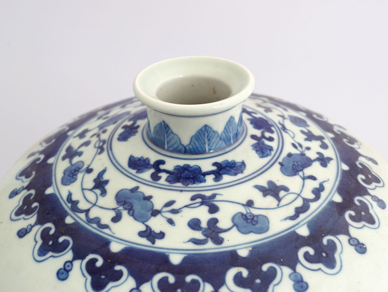 CHINESE QING PERIOD BLUE AND WHITE MEIPING VASE - Image 2 of 9