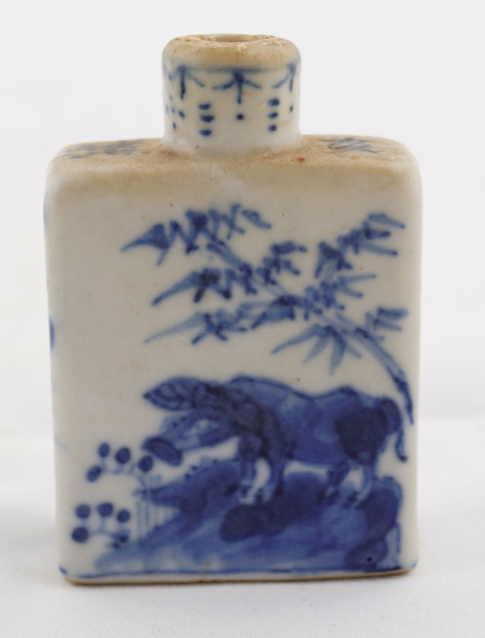 CHINESE QING BLUE & WHITE SNUFF BOTTLE - Image 4 of 6