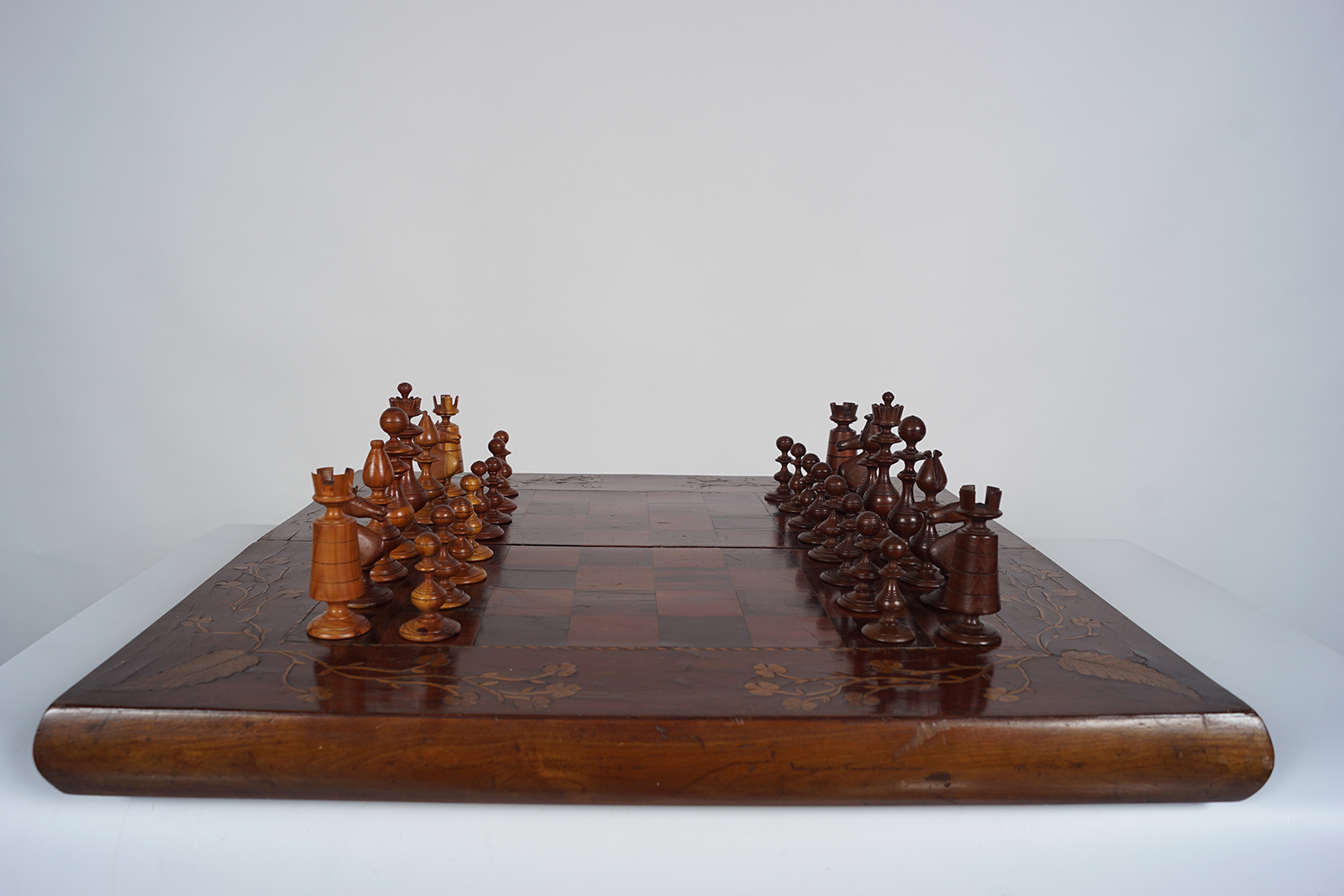 19TH-CENTURY KILLARNEY ARBUTUS CHESS SET - Image 2 of 9