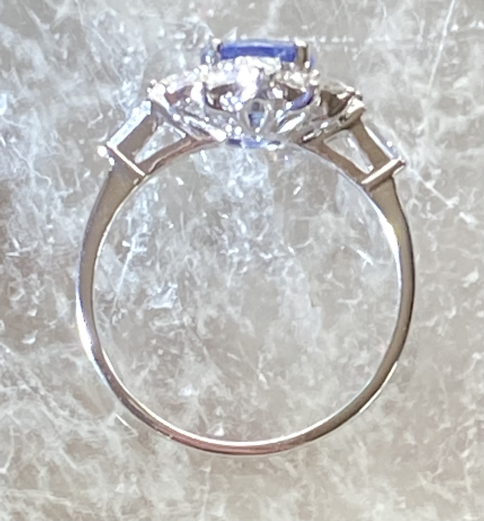 CEYLON SAPPHIRE & DIAMOND CLUSTER RING - Image 7 of 7