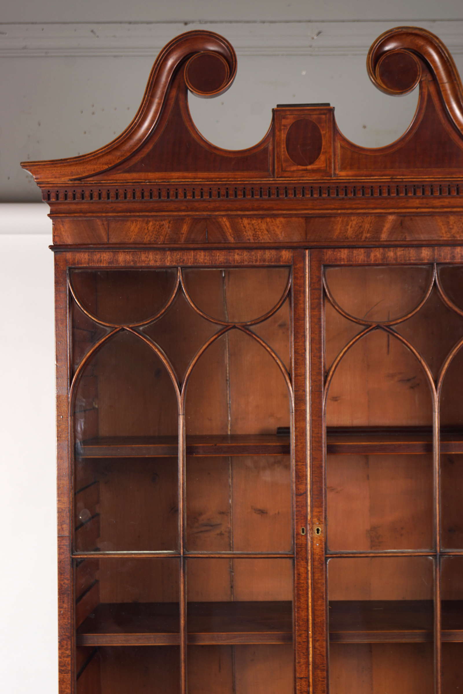 RARE GEORGE III MAHOGANY BOOKCASE - Image 2 of 5