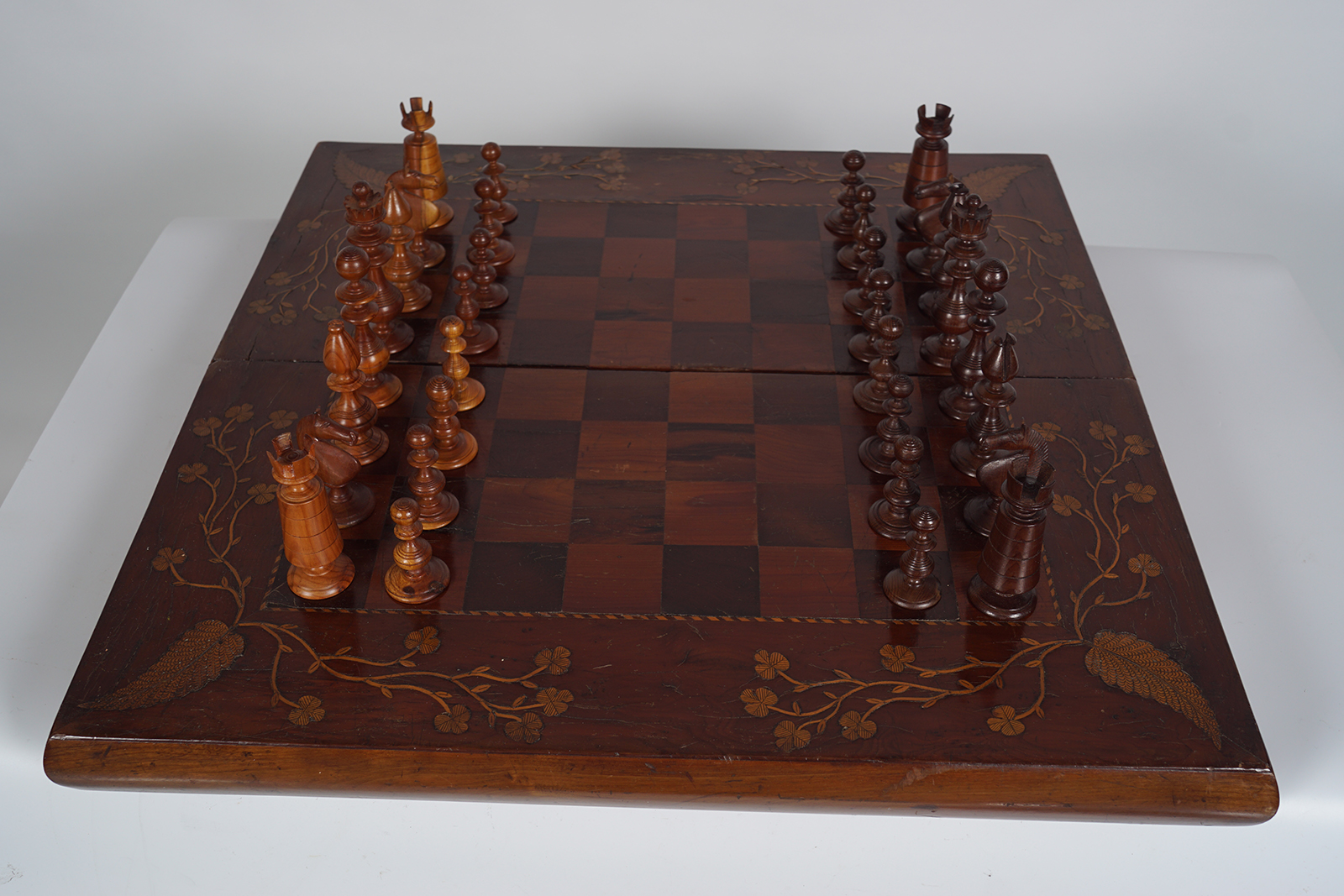 19TH-CENTURY KILLARNEY ARBUTUS CHESS SET - Image 5 of 9