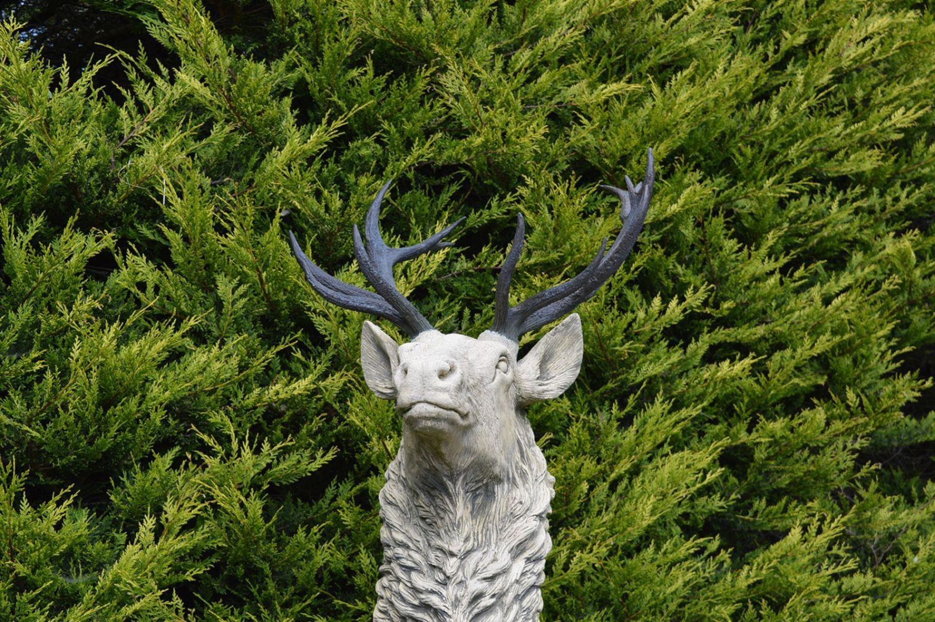 LIFESIZE MOULDED STONE SCULPTURE - Image 6 of 6