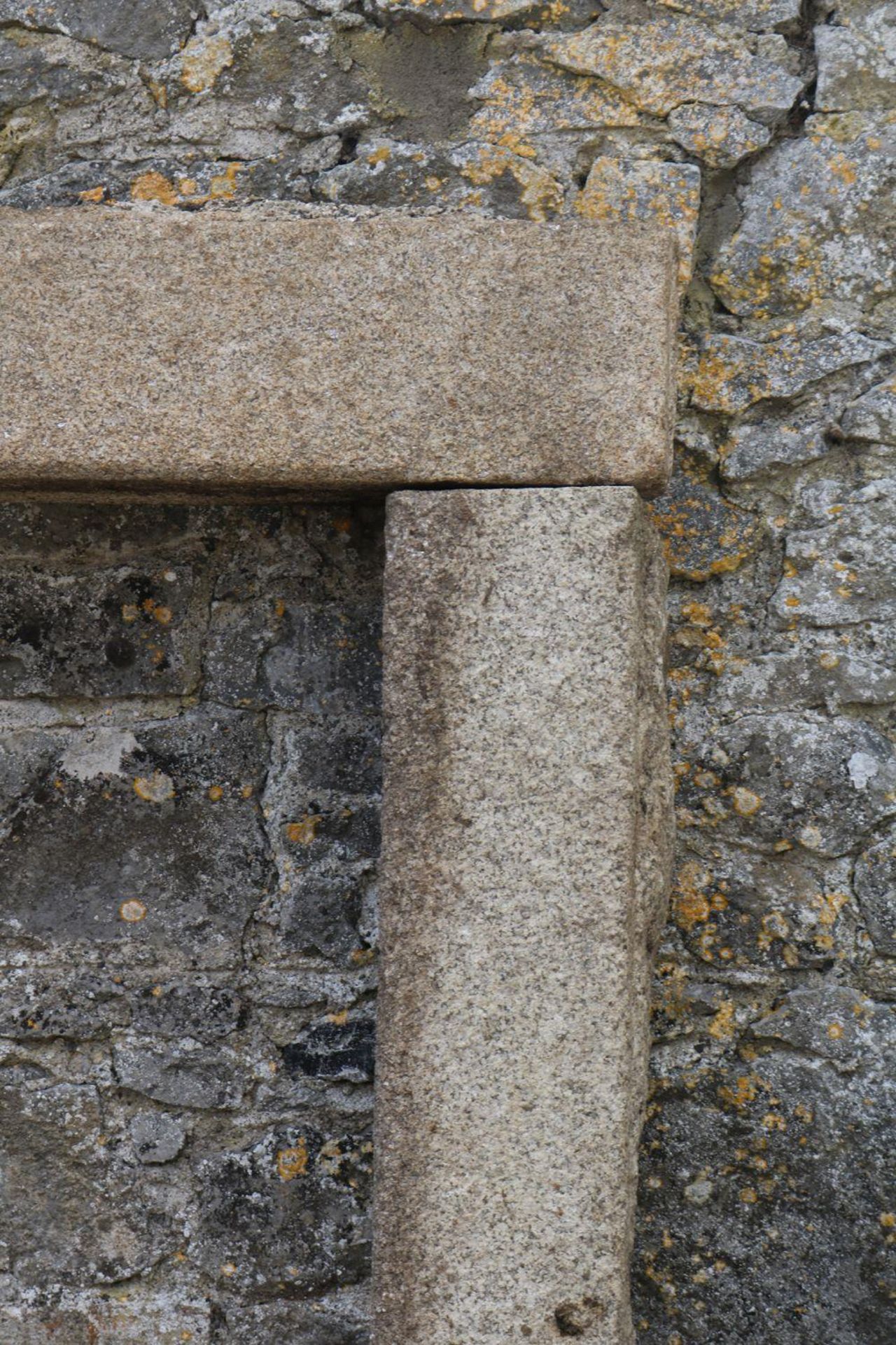 IRISH VENACULAR GRANITE DOOR FRAME - Image 2 of 3