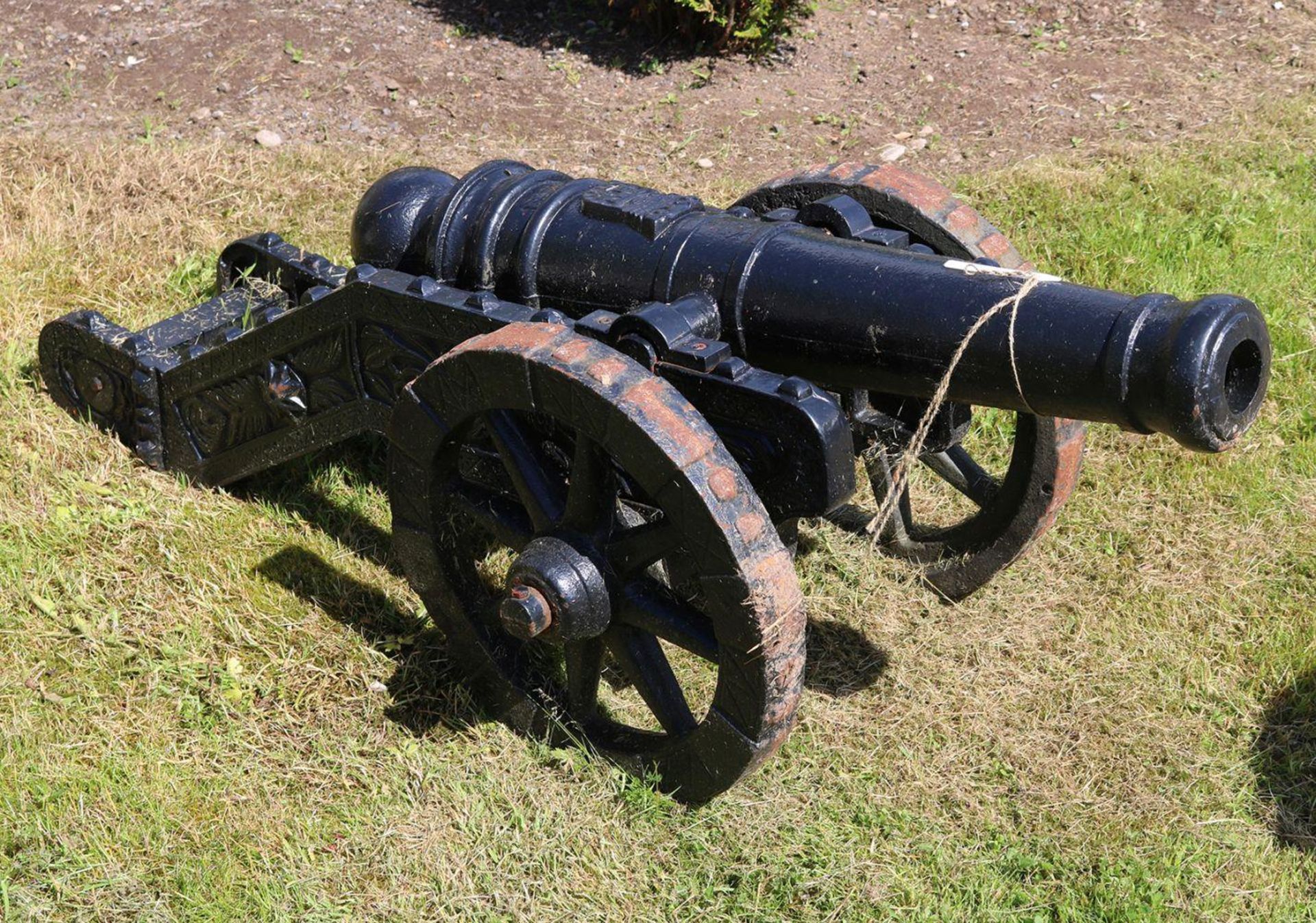 CAST IRON CANNON