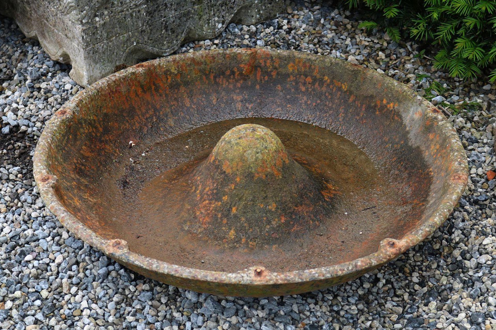 CAST IRON PIG TROUGH