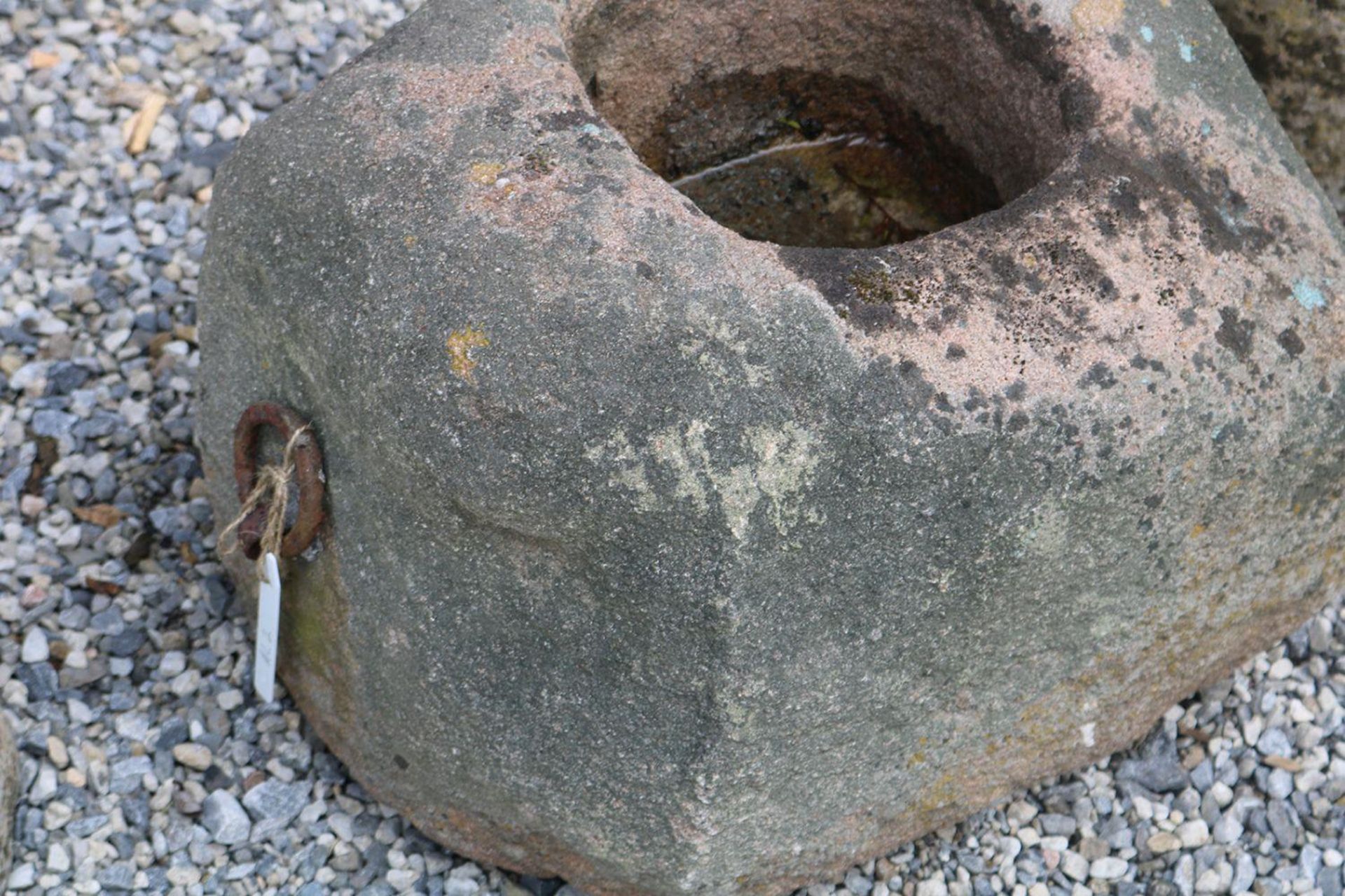 18TH-CENTURY SANDSTONE TROUGH - Bild 2 aus 2