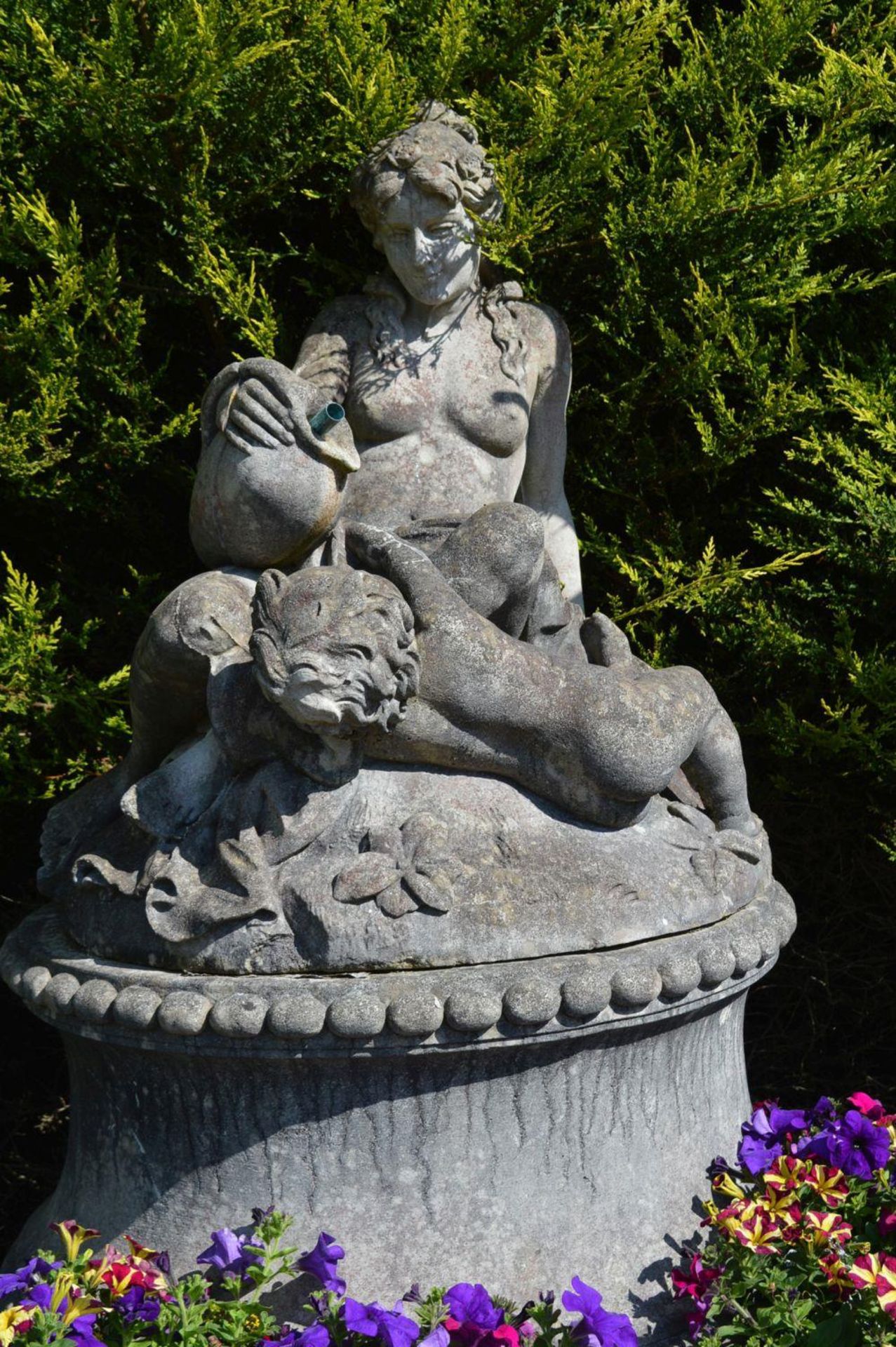 LARGE ITALIANATE STONE FOUNTAIN - Image 4 of 5