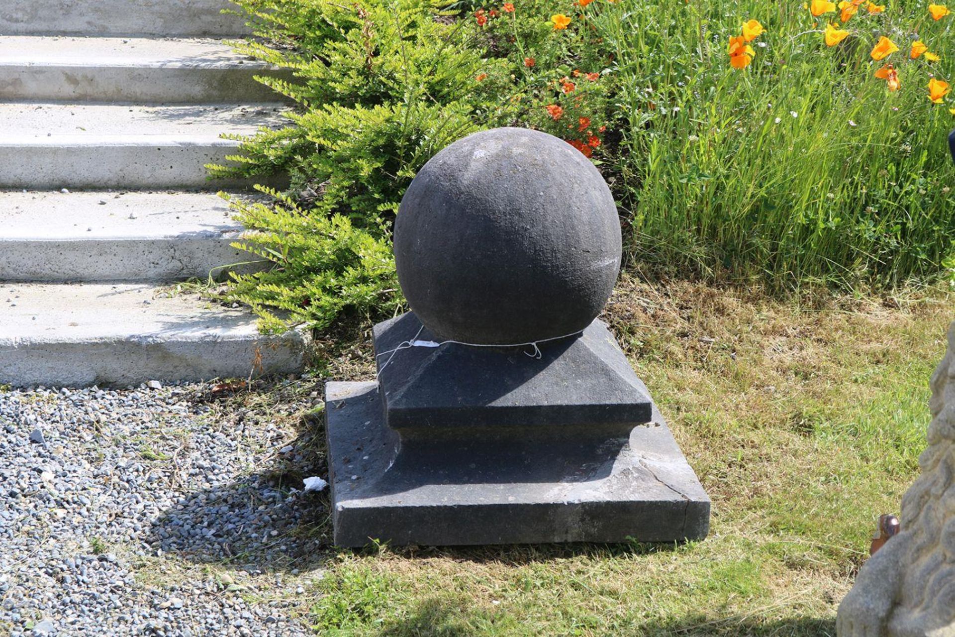 PAIR OF LARGE 18TH-CENTURY LIMESTONE FINIALS - Image 2 of 3