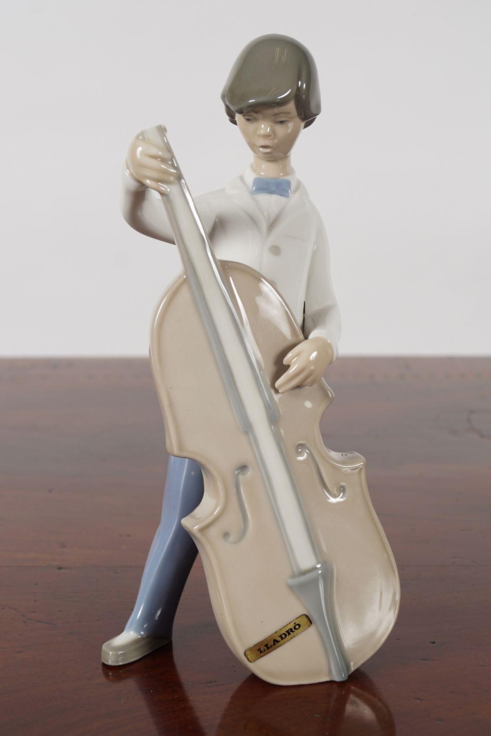 LLADRO FIGURINE