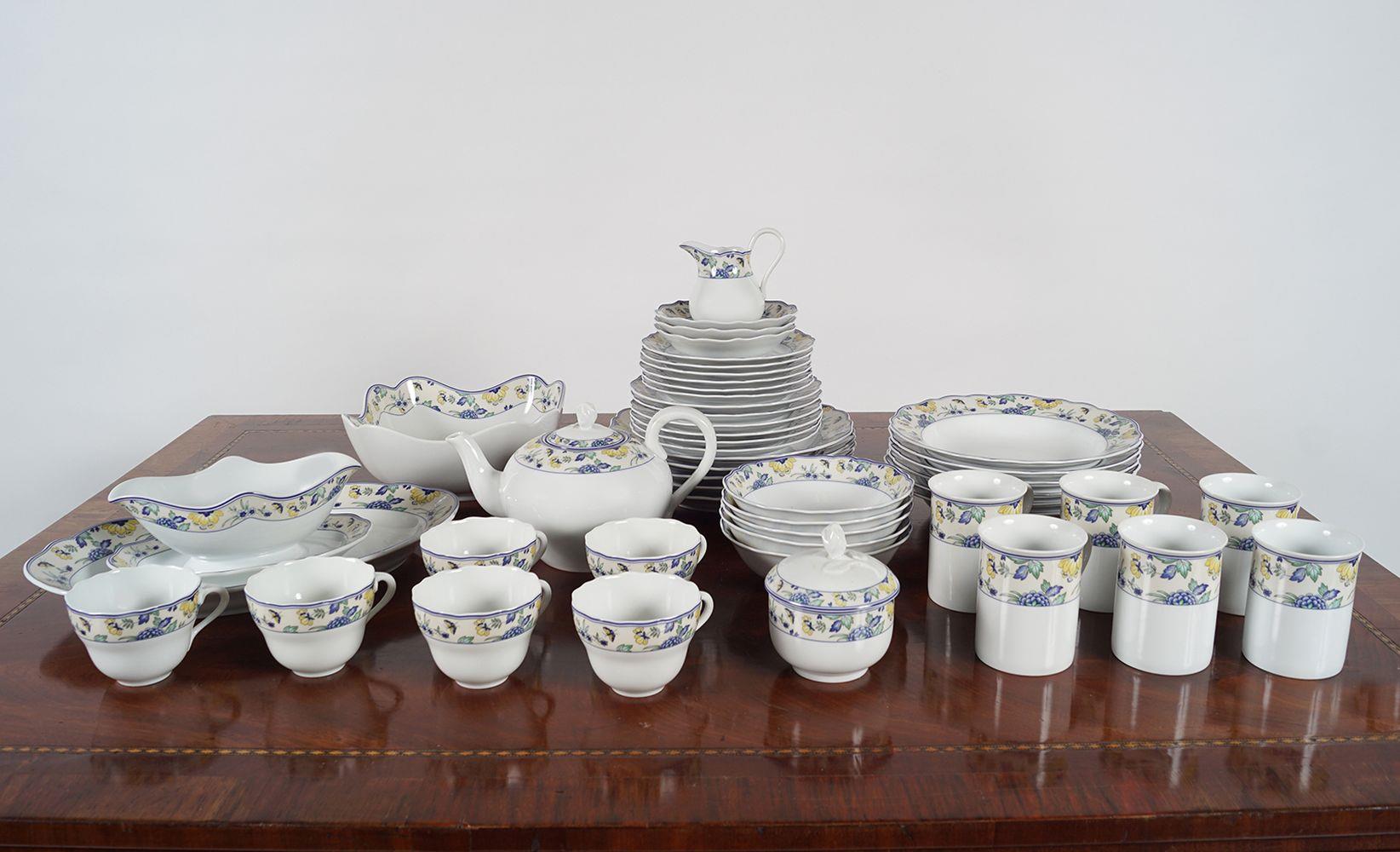 49 PIECE HUTSCHENREUTHER DINNER SERVICE