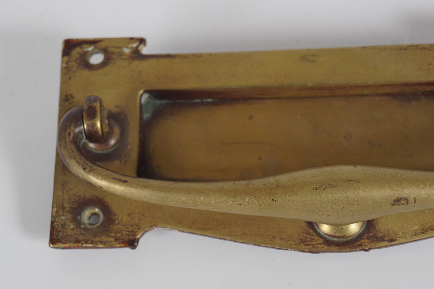 VICTORIAN BRASS DOOR KNOCKER - Image 2 of 2