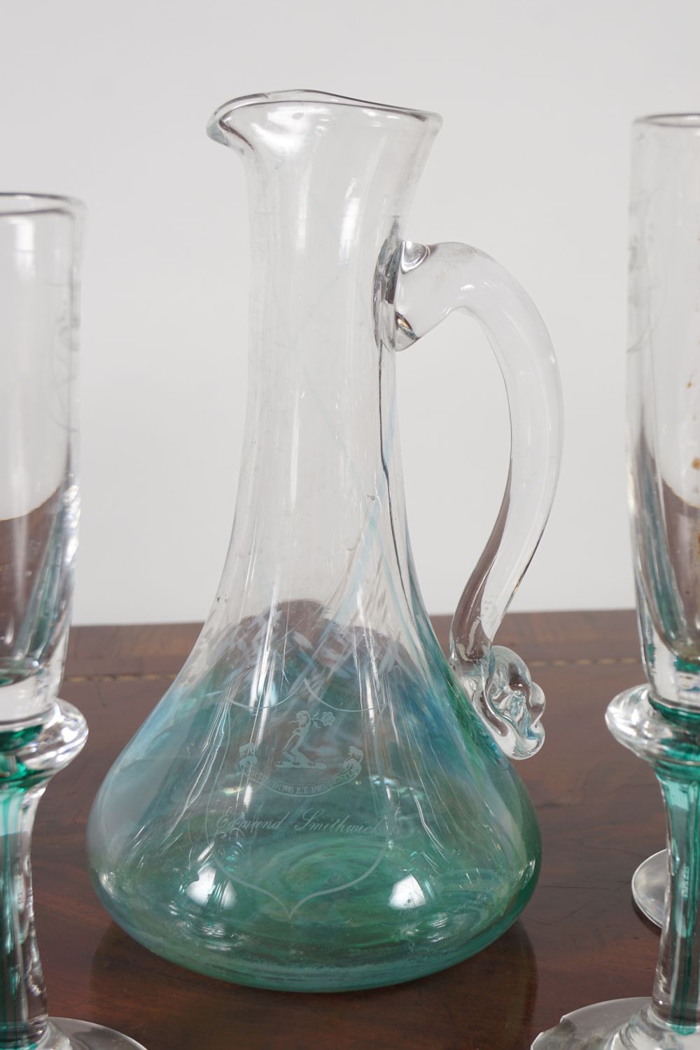 8 CRESTED TALL STEMMED GLASSES - Image 2 of 4