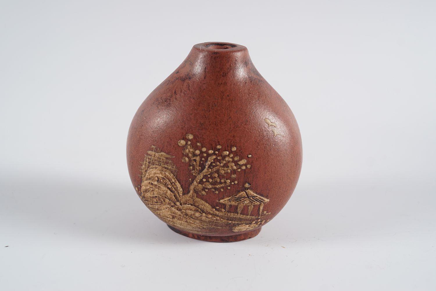 CHINESE POTTERY SNUFF BOTTLE - Image 2 of 3