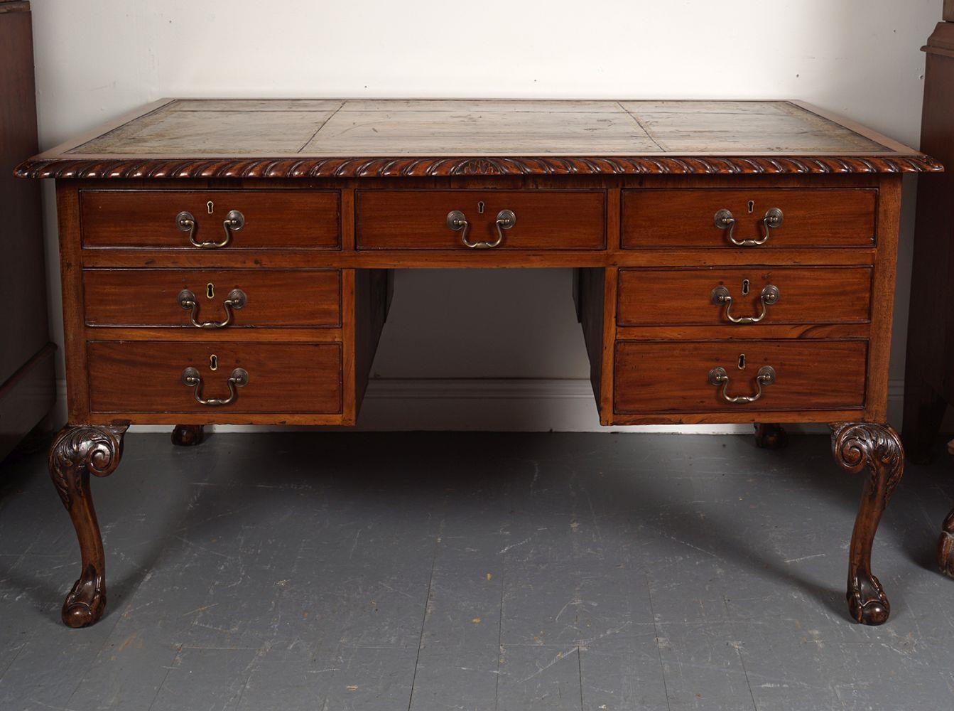 19TH-CENTURY MAHOGANY CHIPPENDALE WRITING DESK