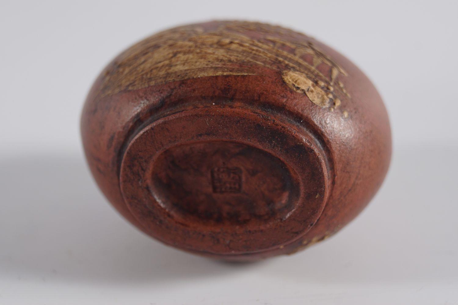 CHINESE POTTERY SNUFF BOTTLE - Image 3 of 3