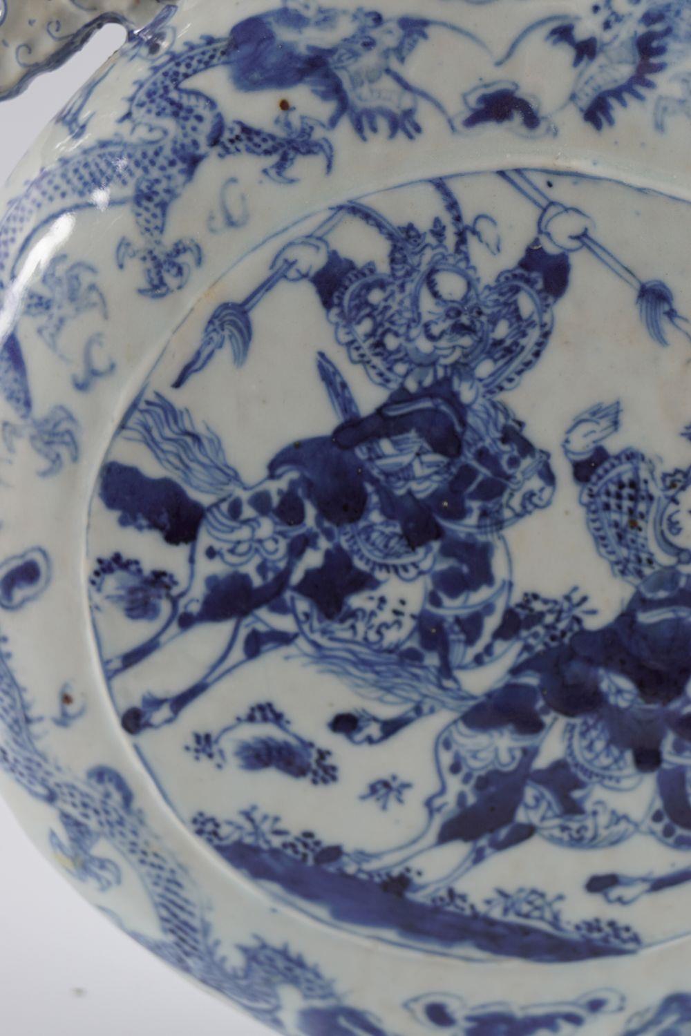 19TH-CENTURY CHINESE BLUE & WHITE VASE - Image 2 of 5
