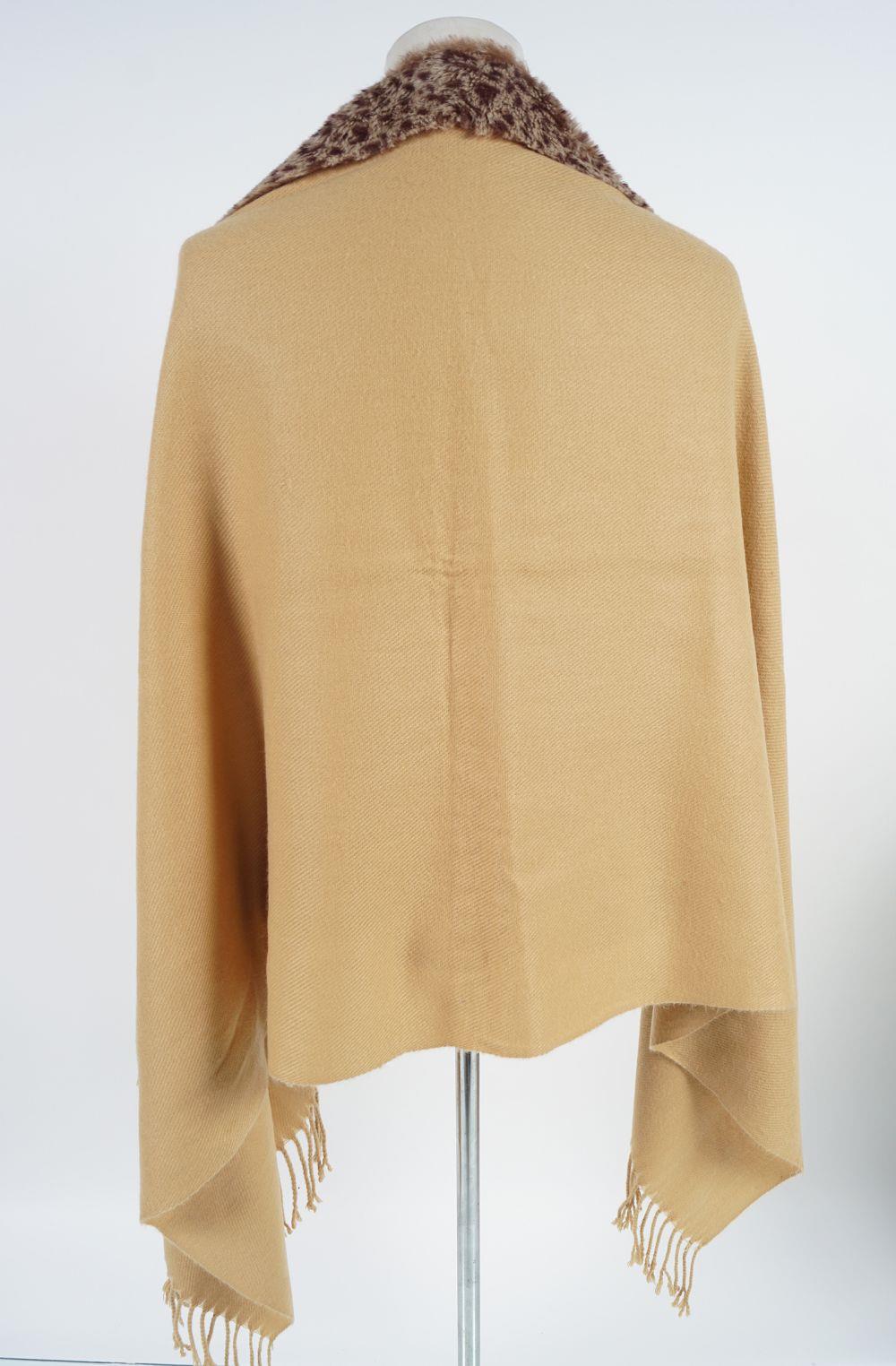 BISCUIT COLOURED WOOL STOLE - Image 2 of 3