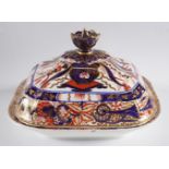 19TH-CENTURY CROWN DERBY STYLE BOWL & COVER