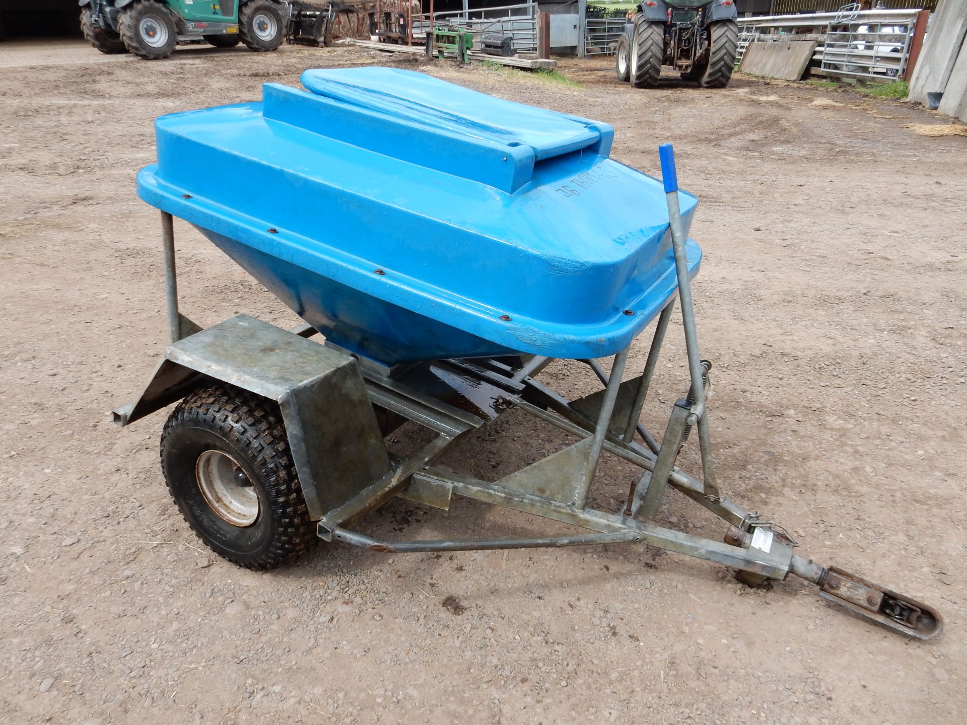 CLH Trailers - snacker animal feeder