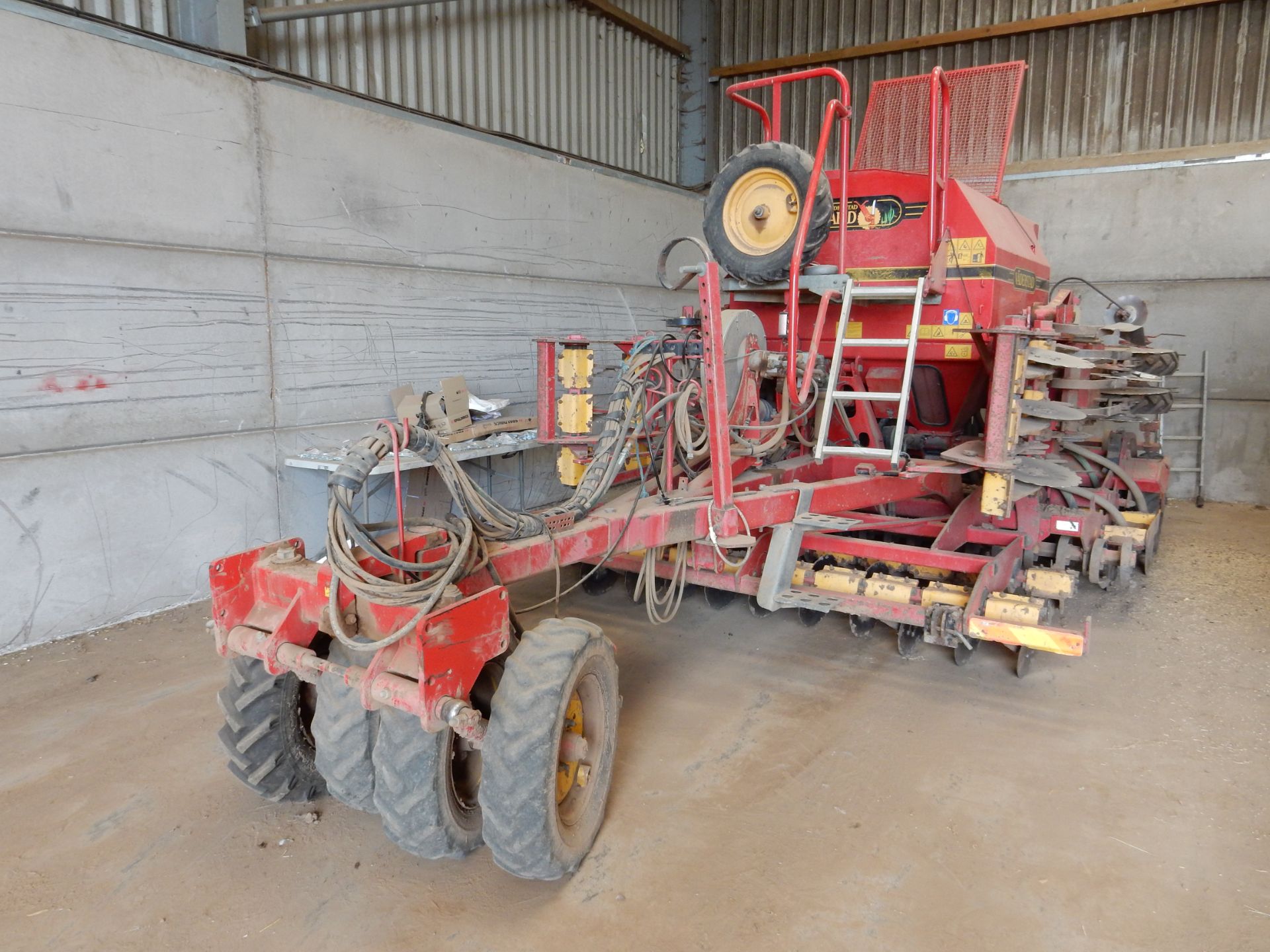 Vaderstad Rapid A4005 4m combination drill with hydraulic fan (2004) - Image 3 of 5