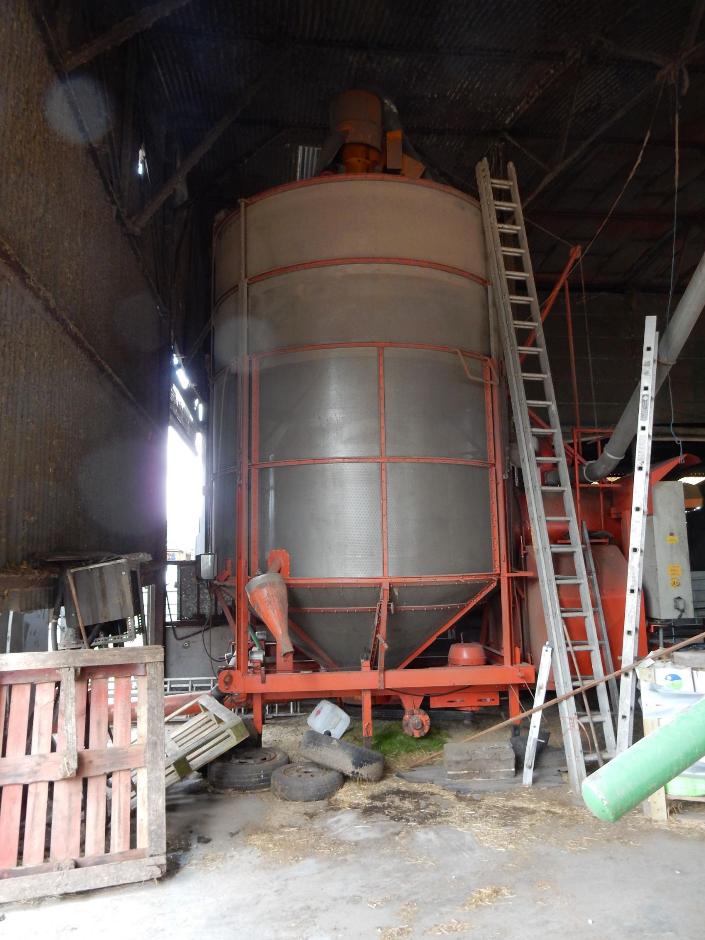 MillMaster Grain Drier (2002), 15 tonne per hour capacity. Oil fired with electric fans.