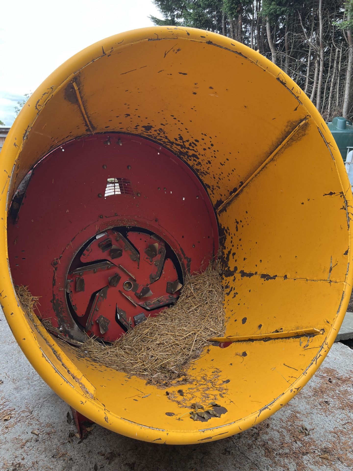 Teagle Tomahawk 4040 Round Bale Straw Ch - Image 3 of 7