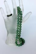 HALSKETTE UND RING Jade. L.82cm,