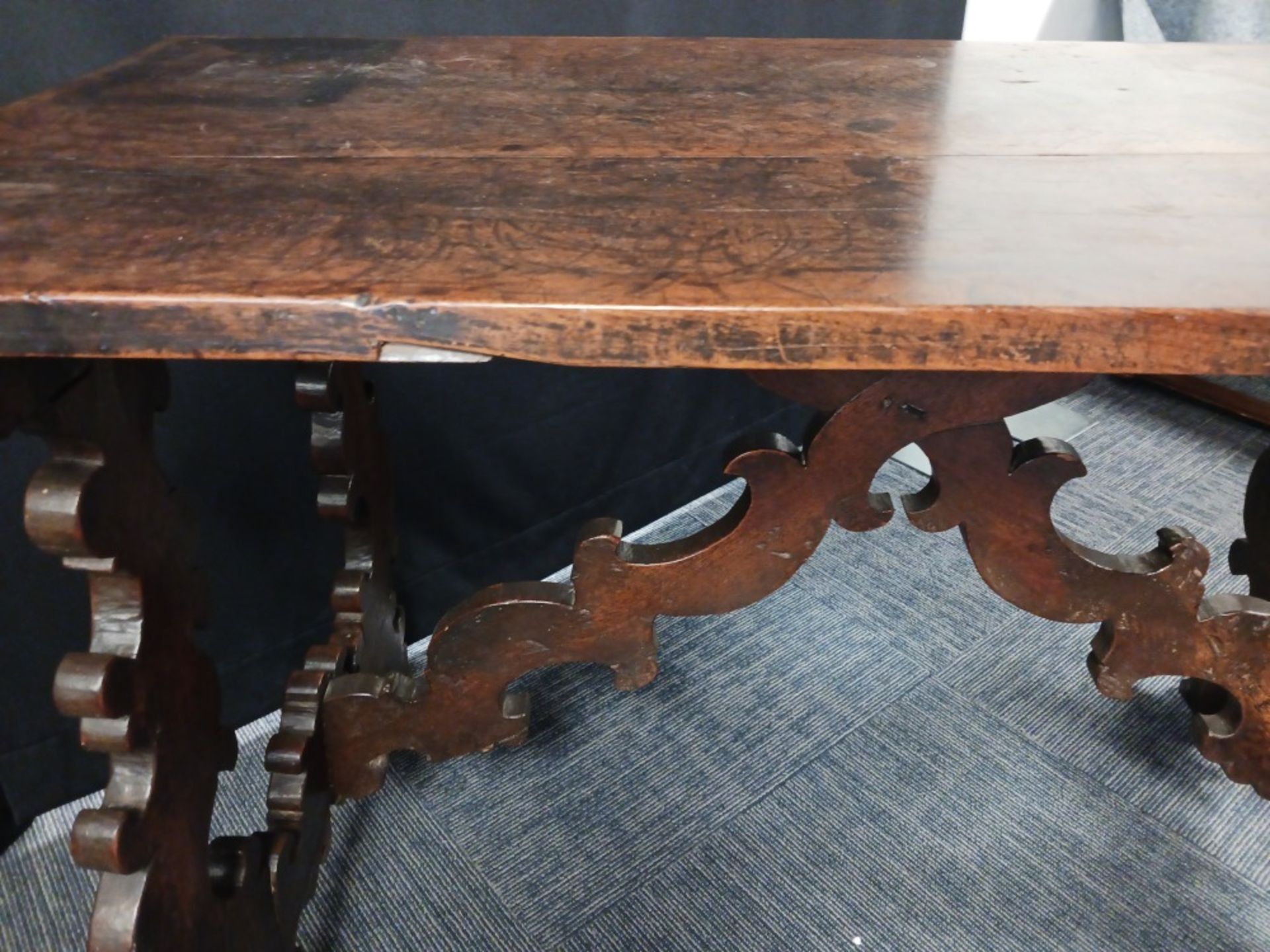 ITALIAN BAROQUE WALNUT TRESTLE TABLE, 17TH C. - Image 5 of 9