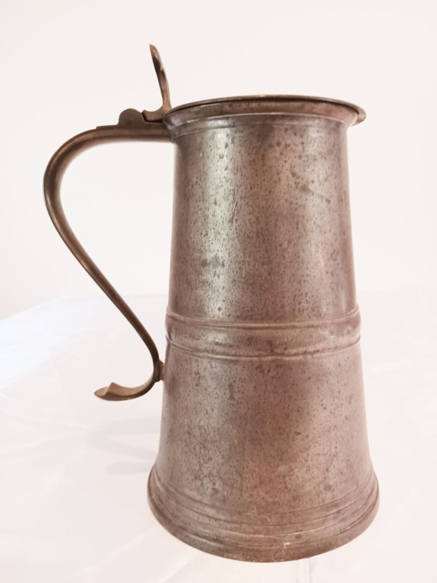 EARLY PEWTER FLAGON W/ ROLLED HANDLE