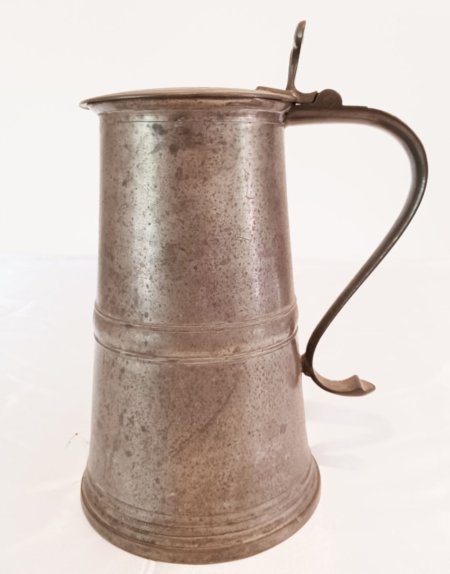 EARLY PEWTER FLAGON W/ ROLLED HANDLE - Image 3 of 7
