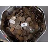 A large quantity of copper/bronze including farthings, halfpennies, pennies, Victoria through